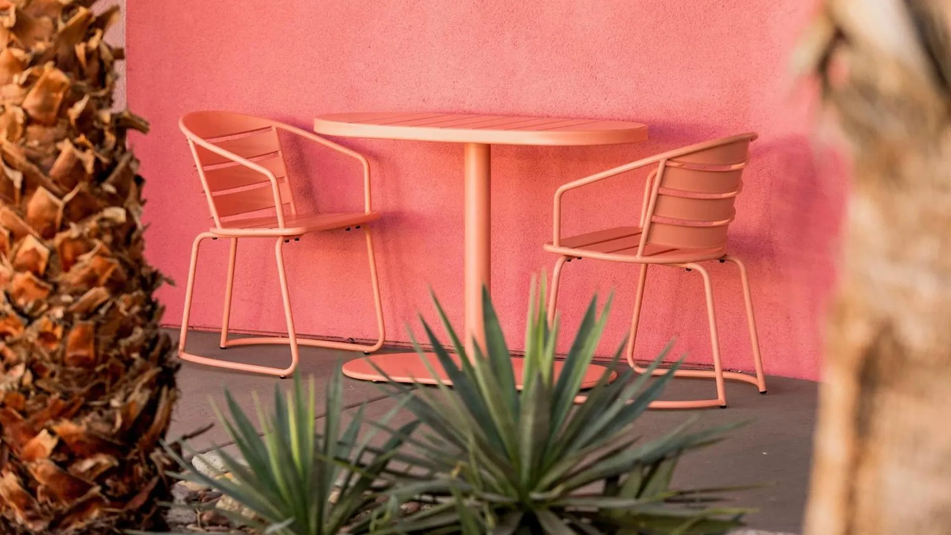 Holiday home 2 Rooms Sleeps 8 Retro Hotel W Pool Wesley King Studio Buyout By Avantstay Palm Springs