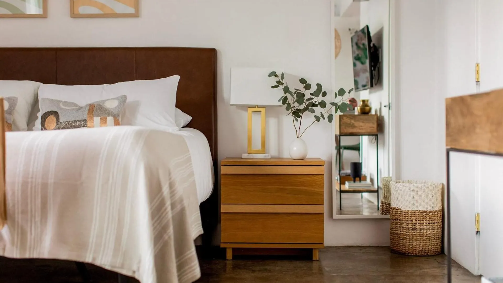 Holiday home 2 Rooms Sleeps 8 Retro Hotel W Pool Wesley King Studio Buyout By Avantstay Palm Springs